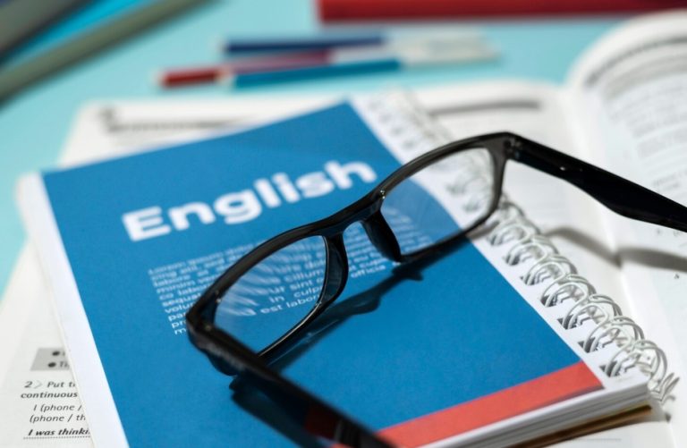 Smoothe vs Smooth: Learn the Correct Spelling and Usage